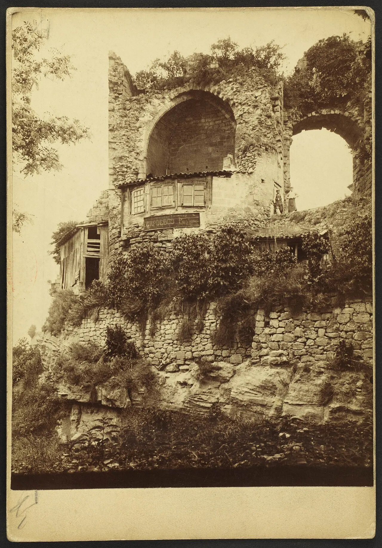 Ruines du château des Quatre-Fils-Aymon