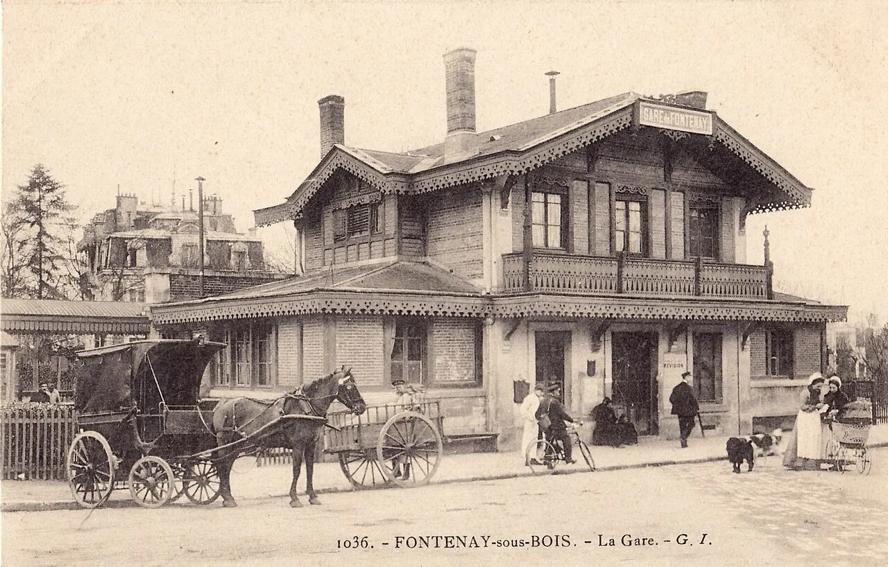 Ancien bâtiment de la gare de Fontenay-sous-Bois