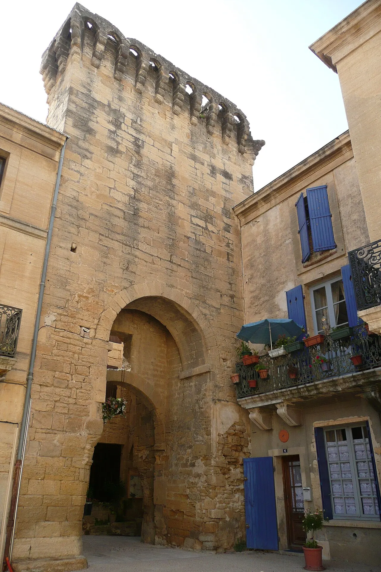 Ancienne porte fortifiée de Remoulins