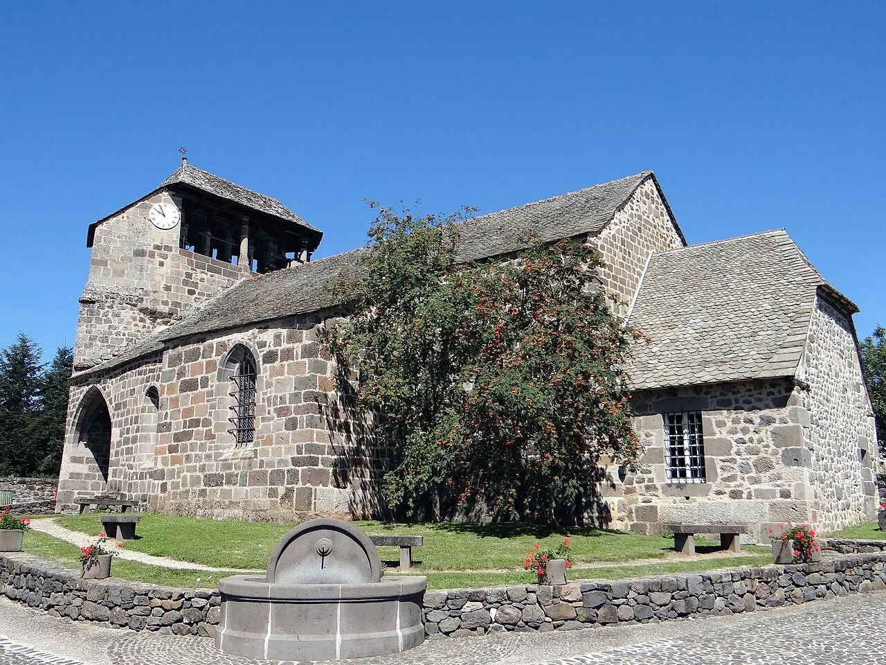 Église Saint-Anthime-et-Saint-Saturnin