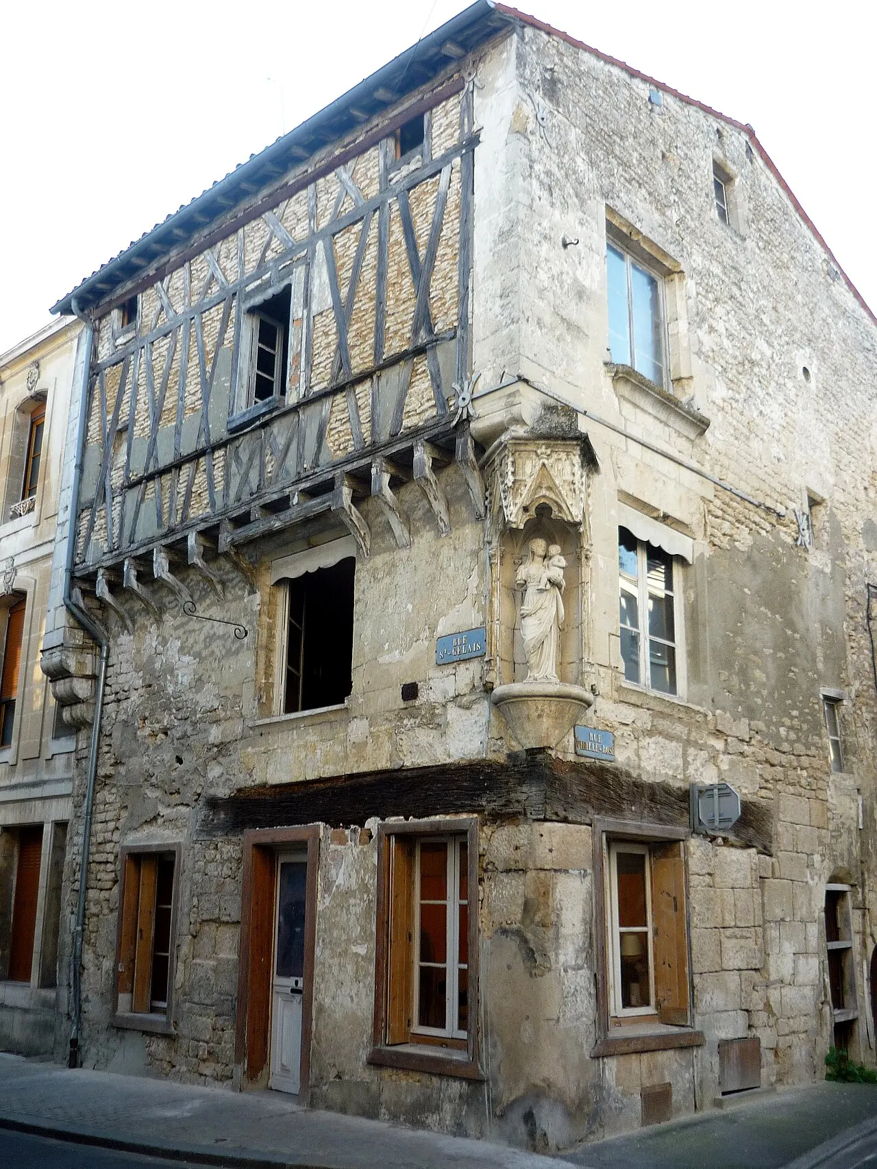 Maison de la Vierge à Niort (rue Saint-Gelais)