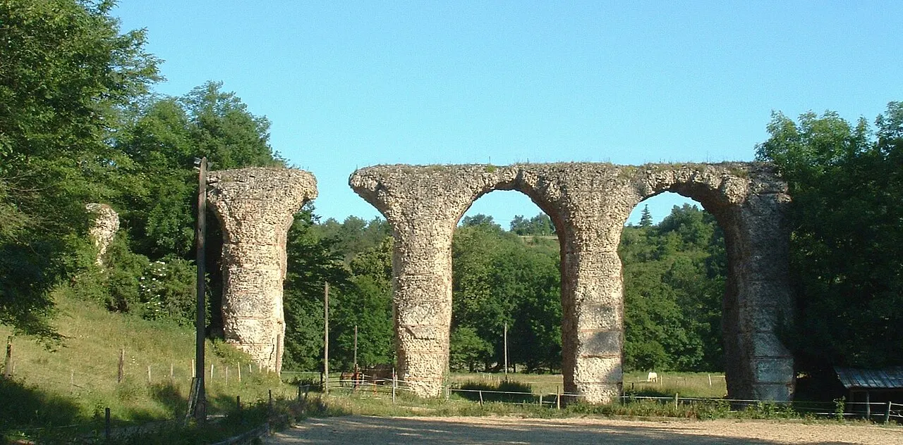 Aqueduc gallo-romain du Gier dit aussi du Mont-Pilat (également sur communes de Lyon, Sainte-Foy-lès-Lyon, Soucieu-en-Jarrest, Chaponost, Mornant)