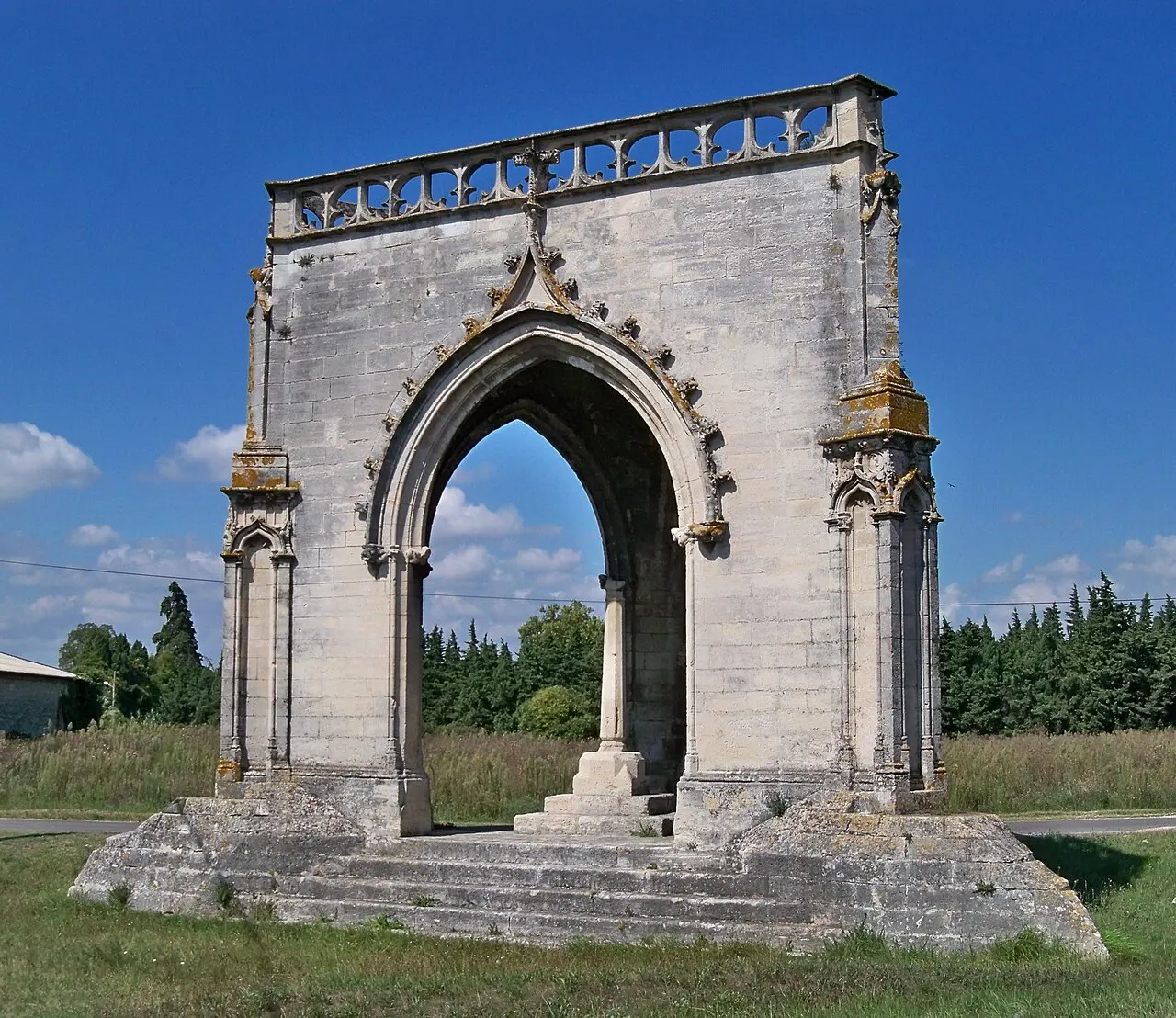 Croix couverte