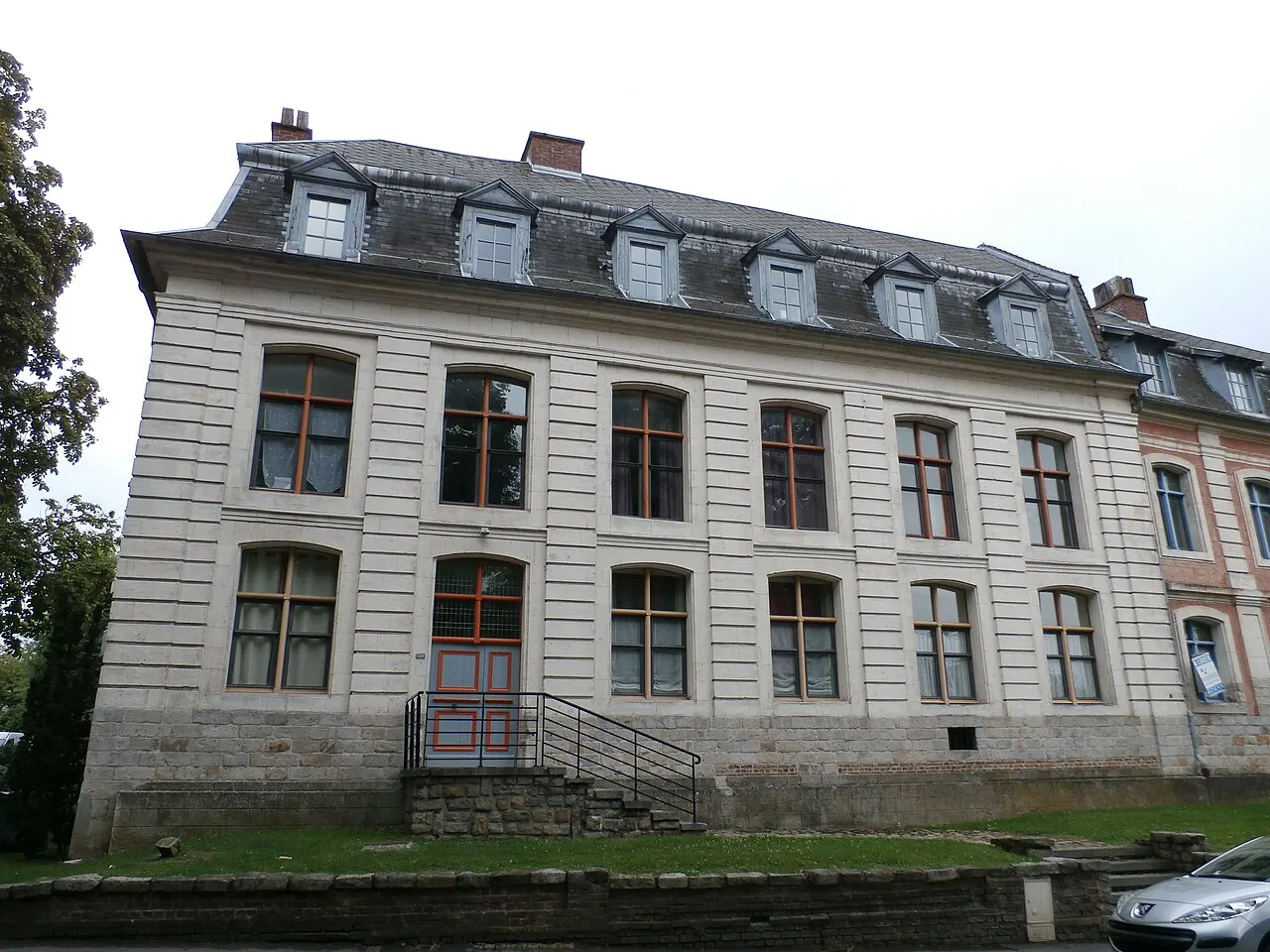 Ancienne caserne Chambors