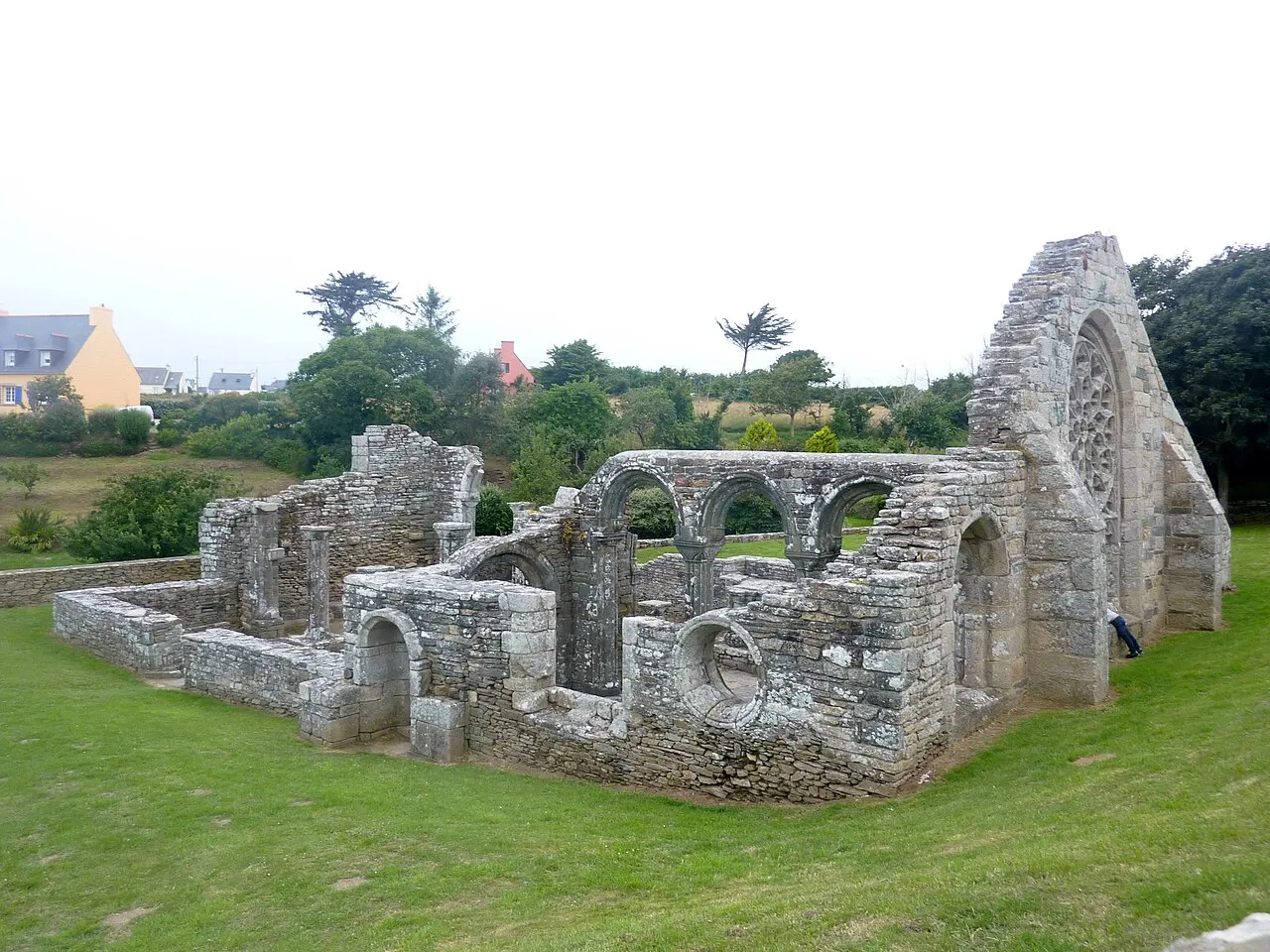 Ruines de la chapelle de Languidou