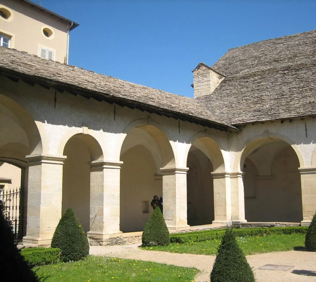 Le cloître des Augustins