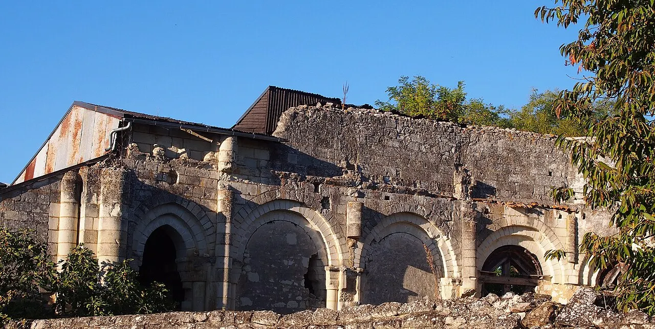 Vestiges du prieuré du Bas-Nueil