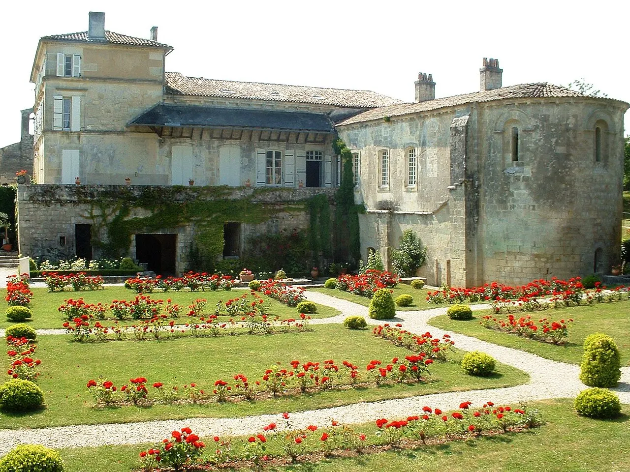 Chapelles superposées de l’ancienne abbaye de Fontdouce de Saint-Bris-des-Bois