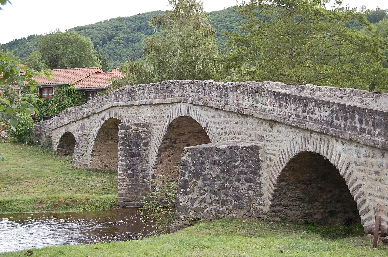Pont sur la Sénouire, dit Pont Vieux