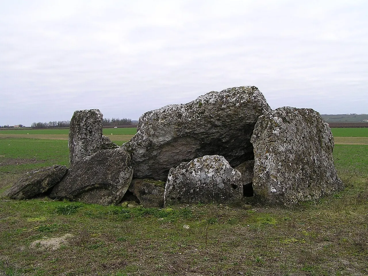 Saint-Même-les-Carrières