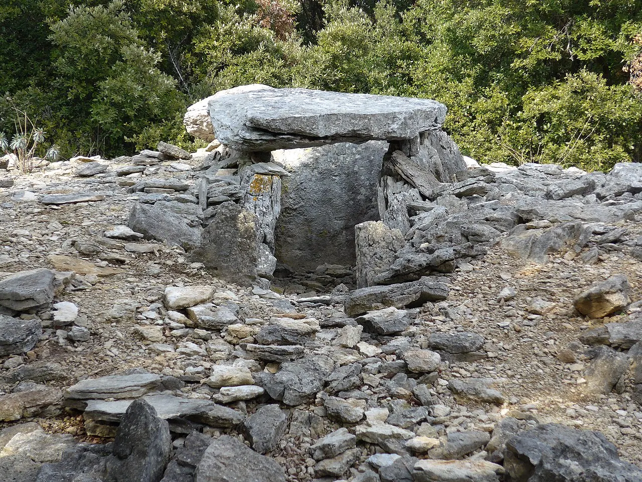 Dolmen5-Géantes