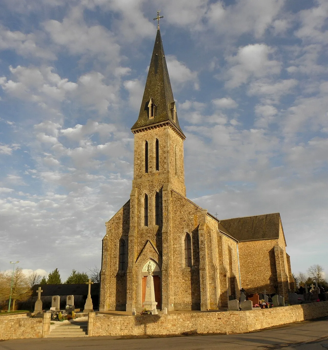 Église Notre-Dame-de-la-Visitation de Montreuil-des-Landes