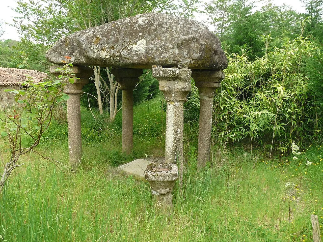 Dolmen de Sainte-Madeleine