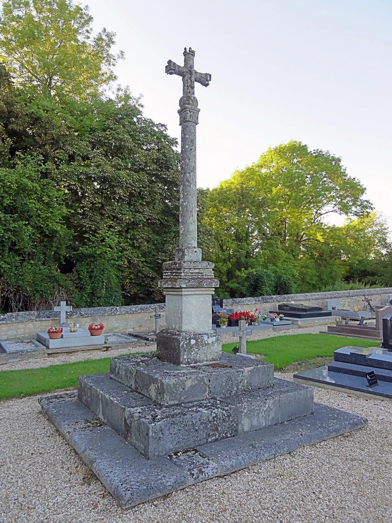 Croix en pierre