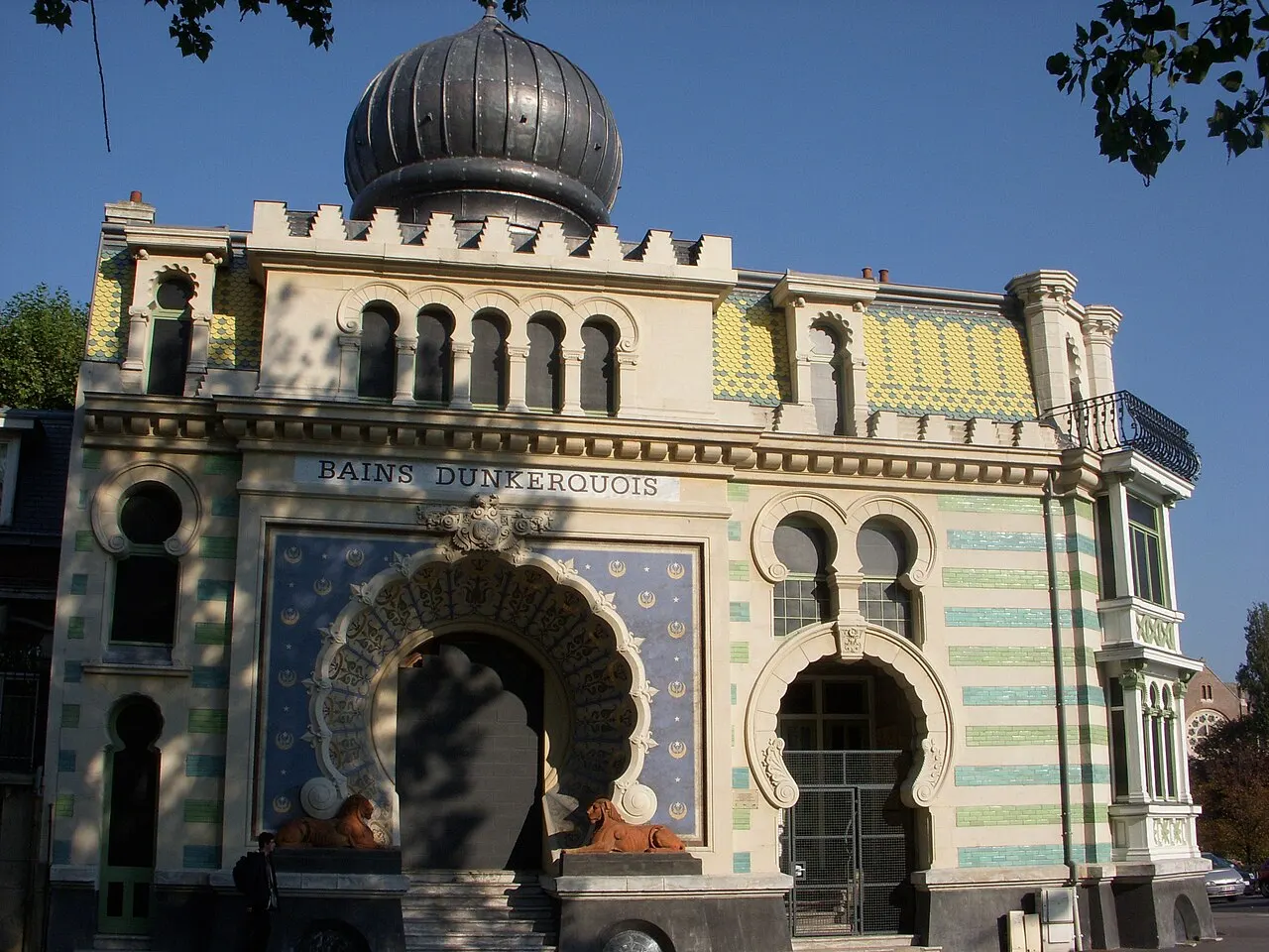 Etablissement de bains de style mauresque