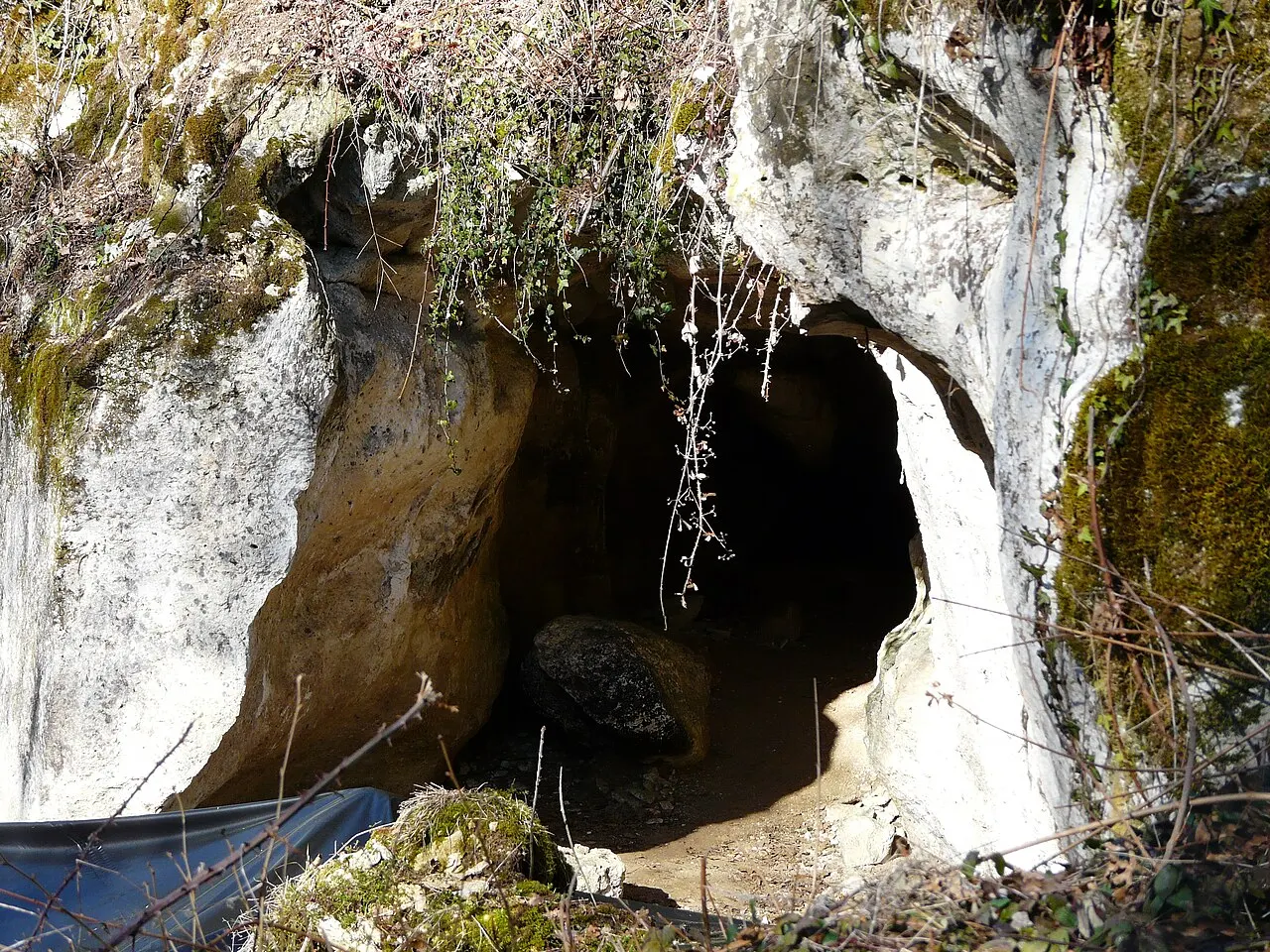 Grotte ornée de Jovelle