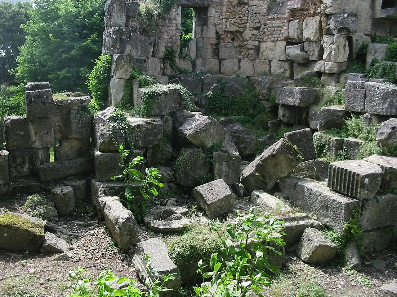 Vestiges de la citadelle gallo-romaine de Vésone