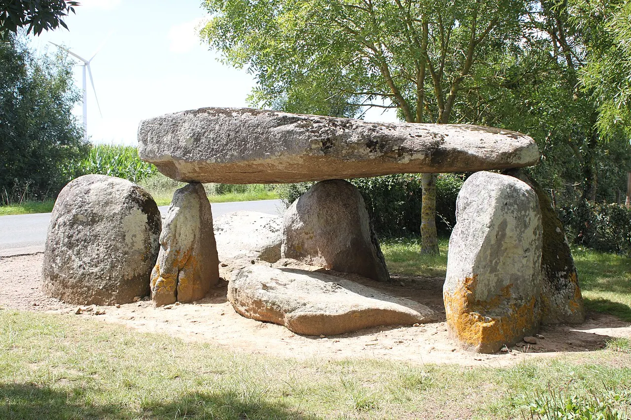 Dolmen de la Cour du Breuil