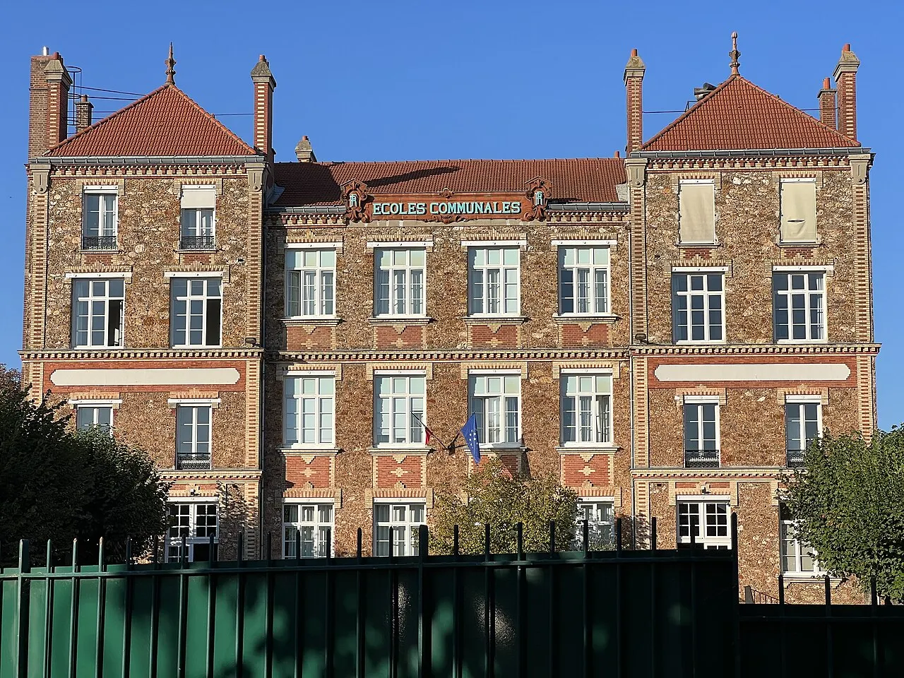 Square Pasteur