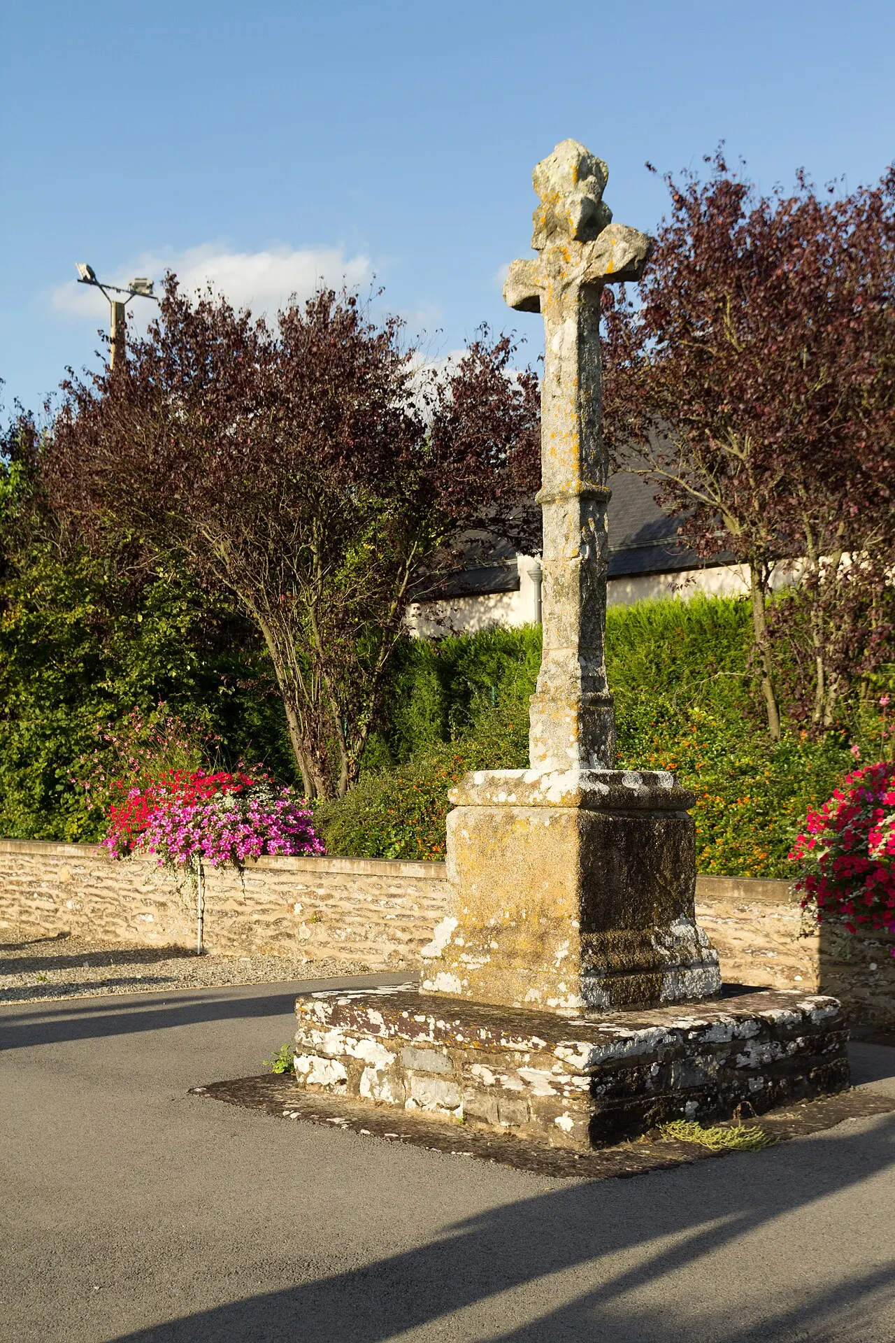 Croix du 16e siècle du nouveau cimetière
