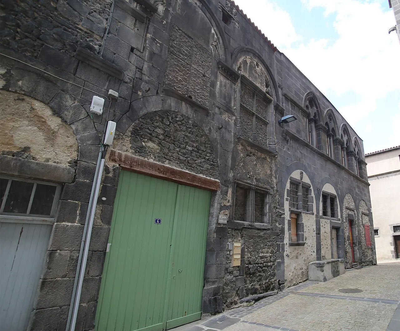 Maison dite d’Adam et Eve, à Montferrand