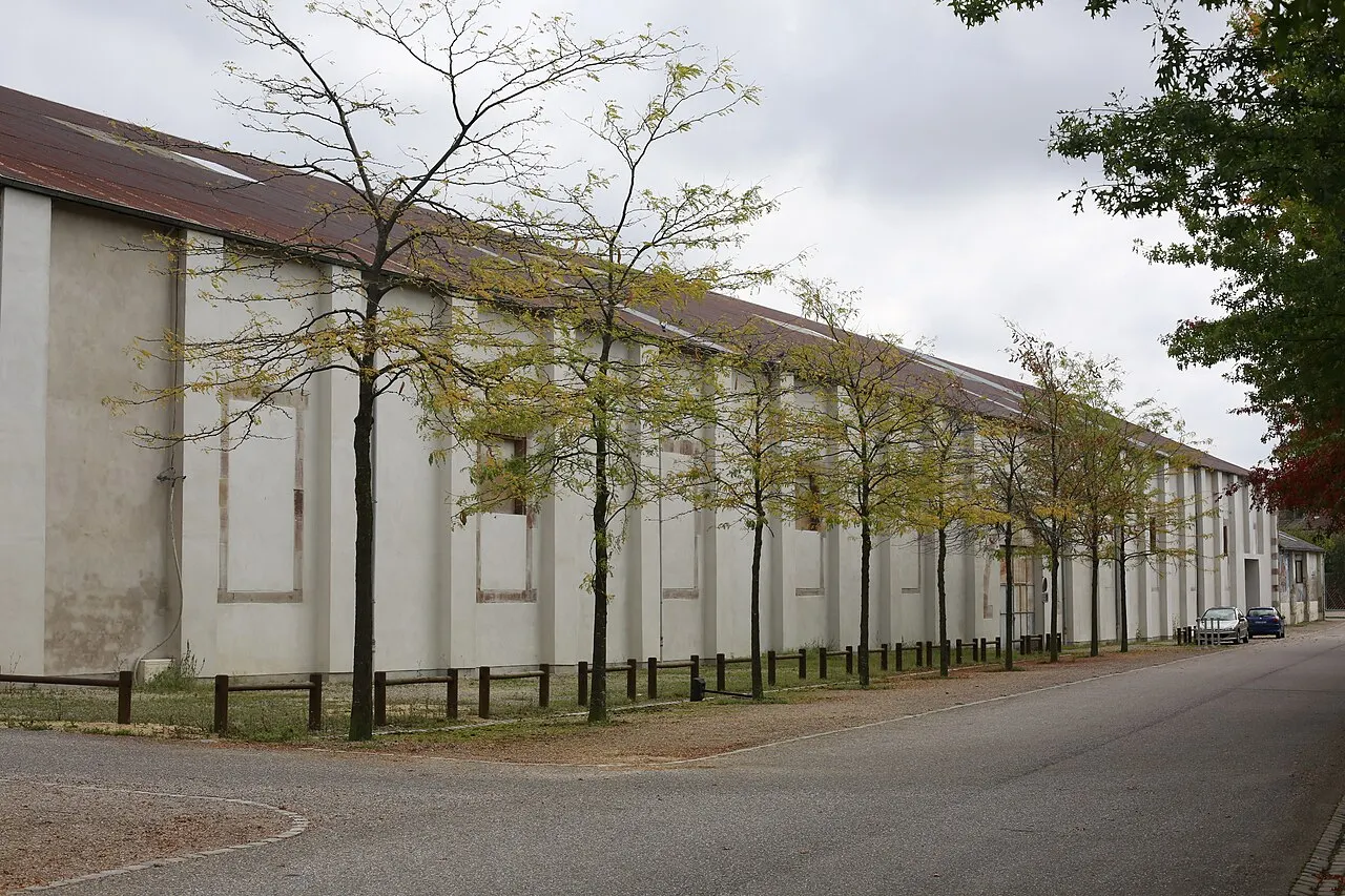 Ancien manège des Gendarmes rouges ou manège de la Barollière