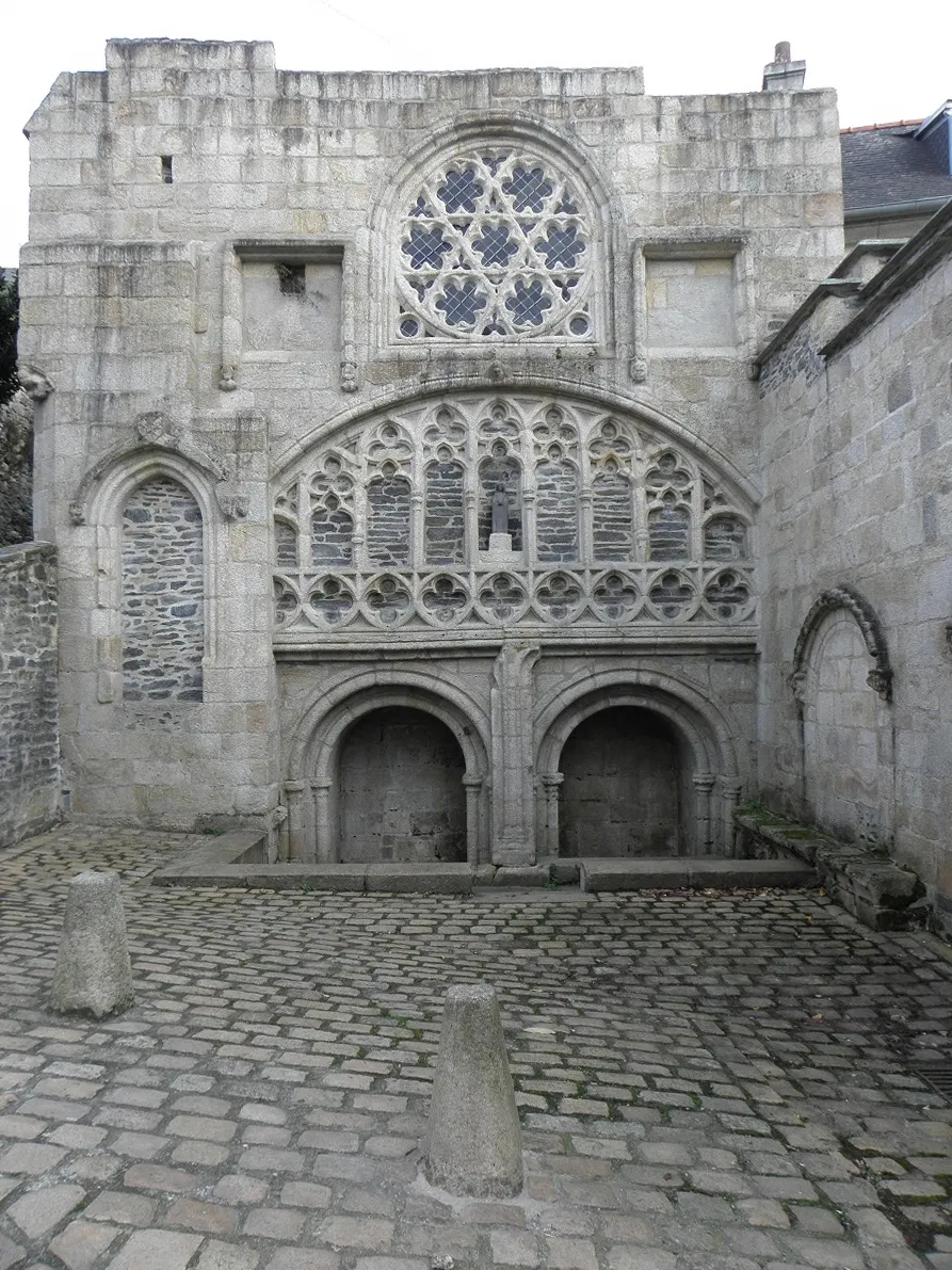 Restes de la chapelle Notre-Dame-de-la-Fontaine