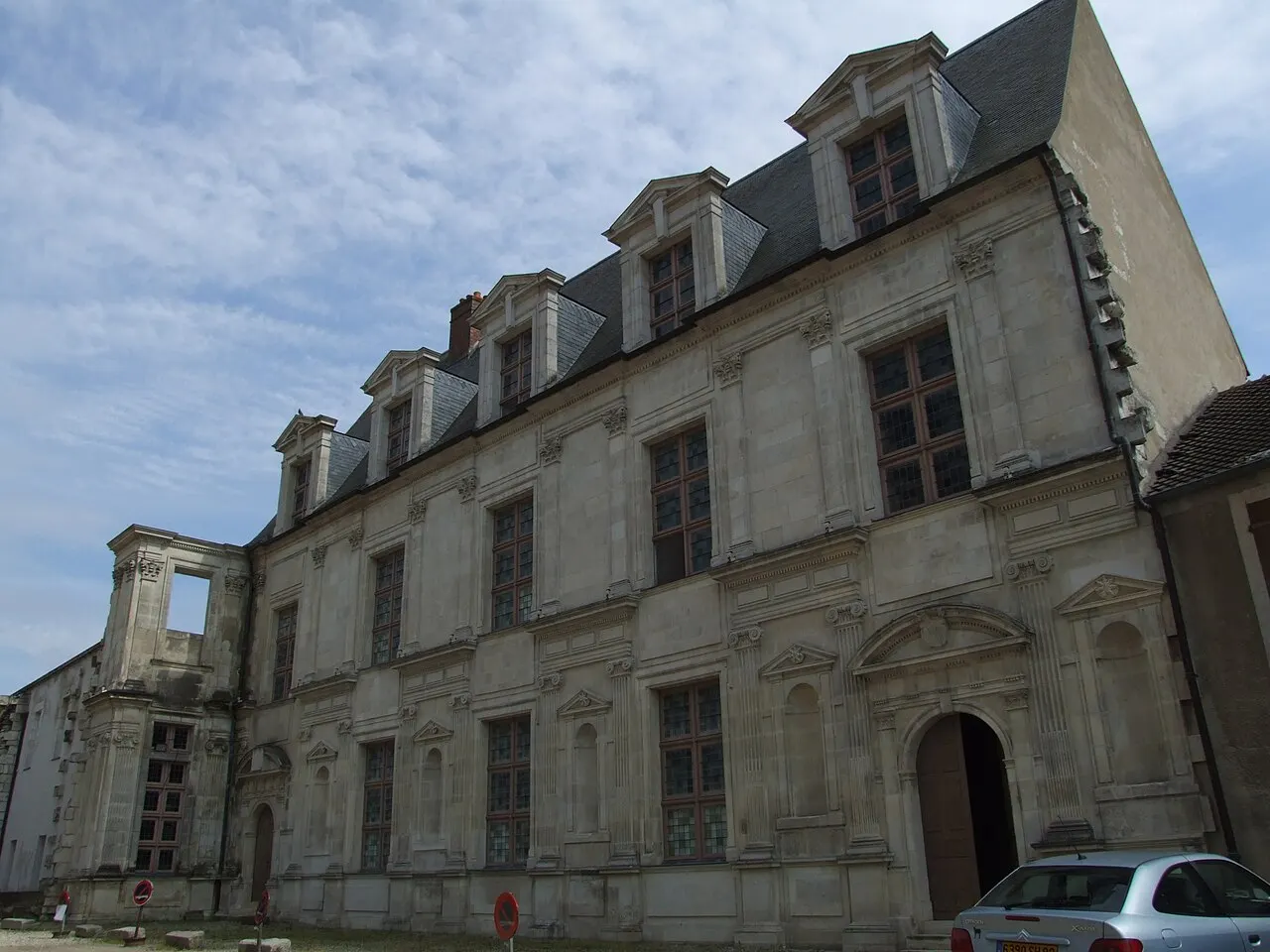 Ancien château des Comtes de Gondi