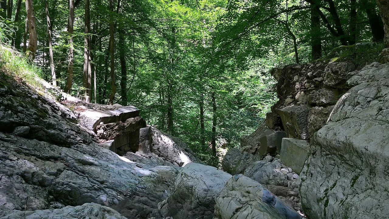 Pont de la Petite Vache sur la rivière du même nom