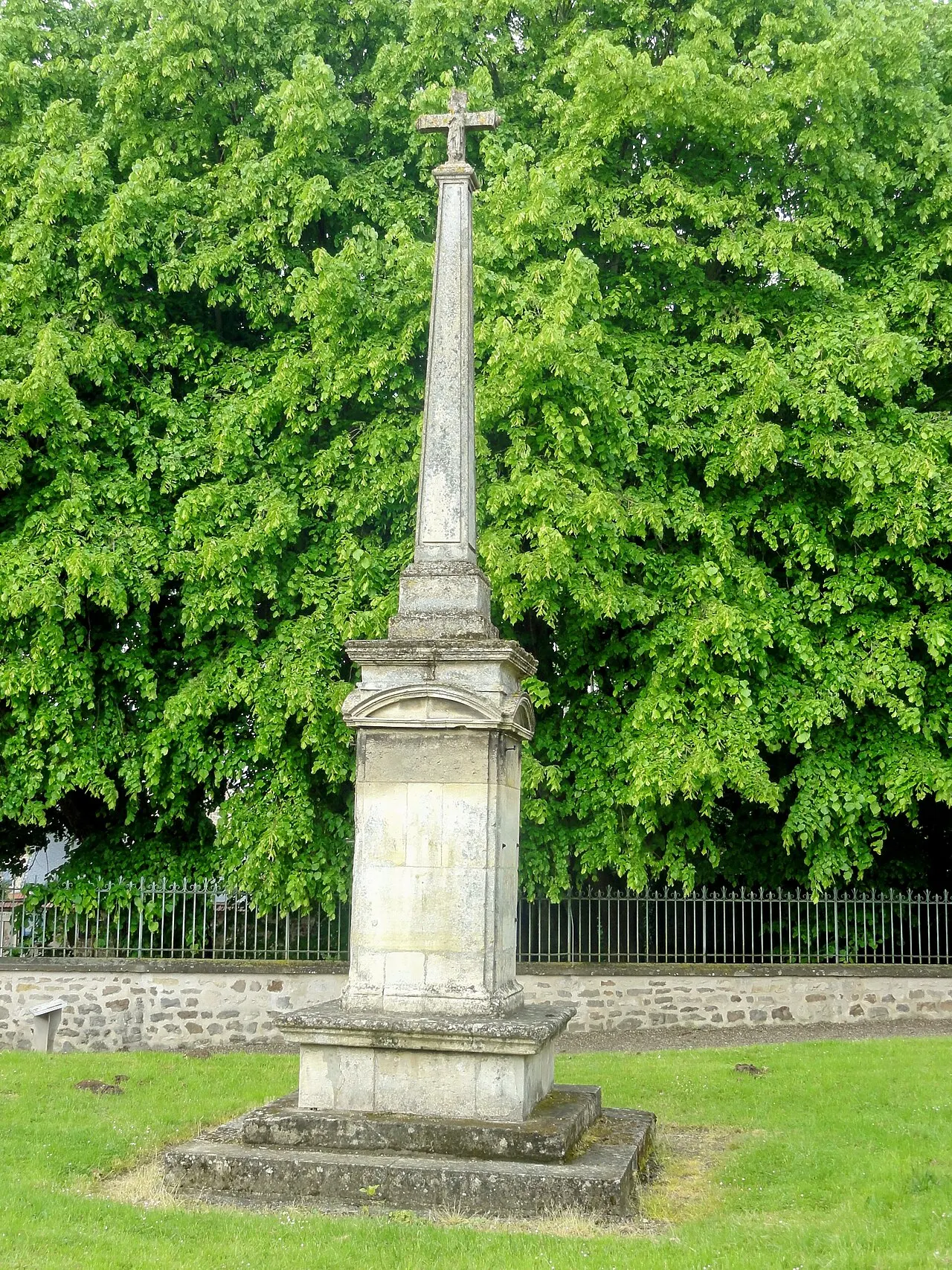 Croix de l’ancien cimetière