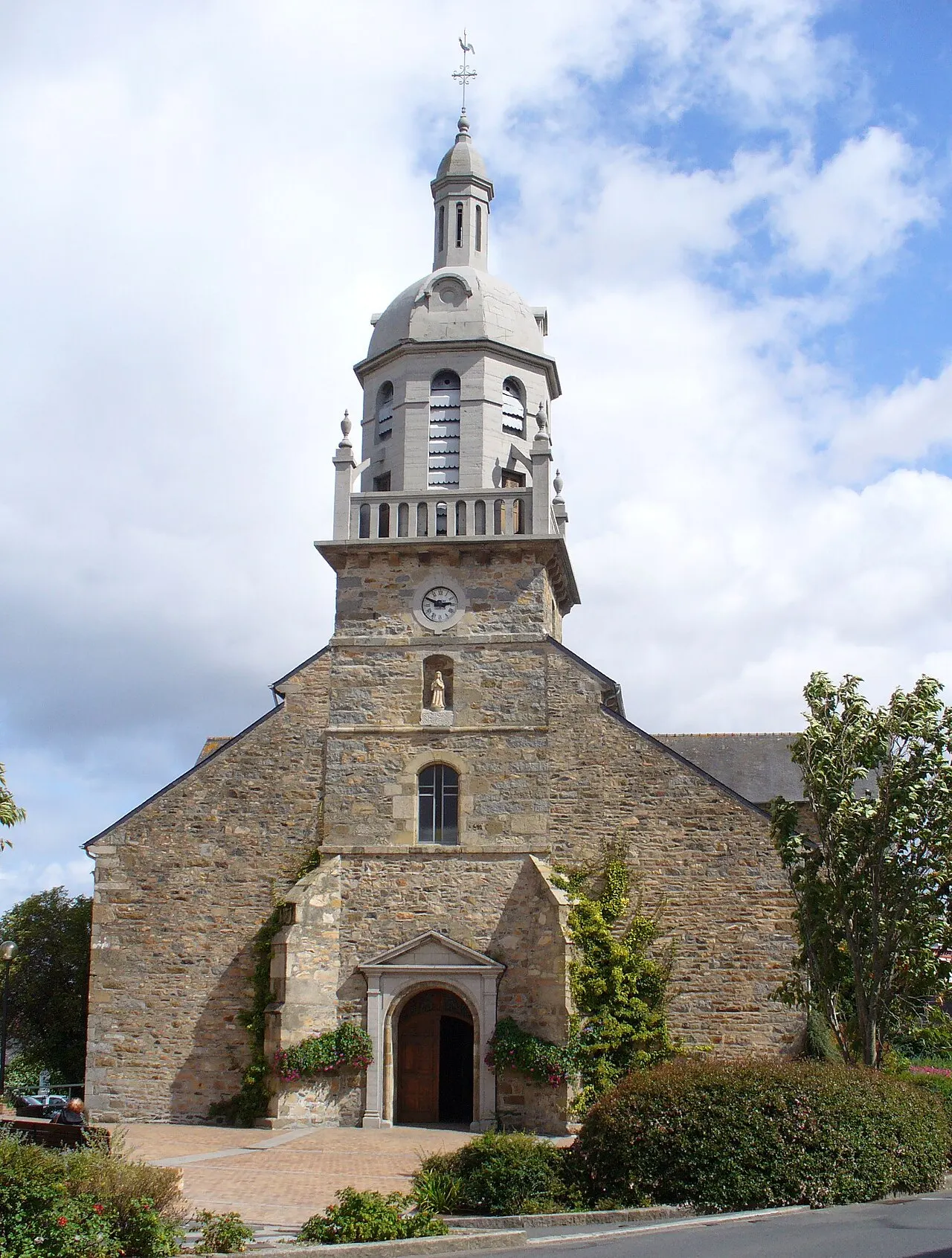 Église Saint-Pierre et Saint-Paul