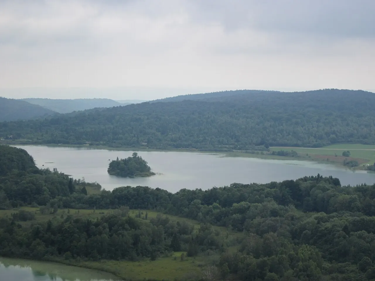 Ile de la Motte, sur le lac d’Ilay