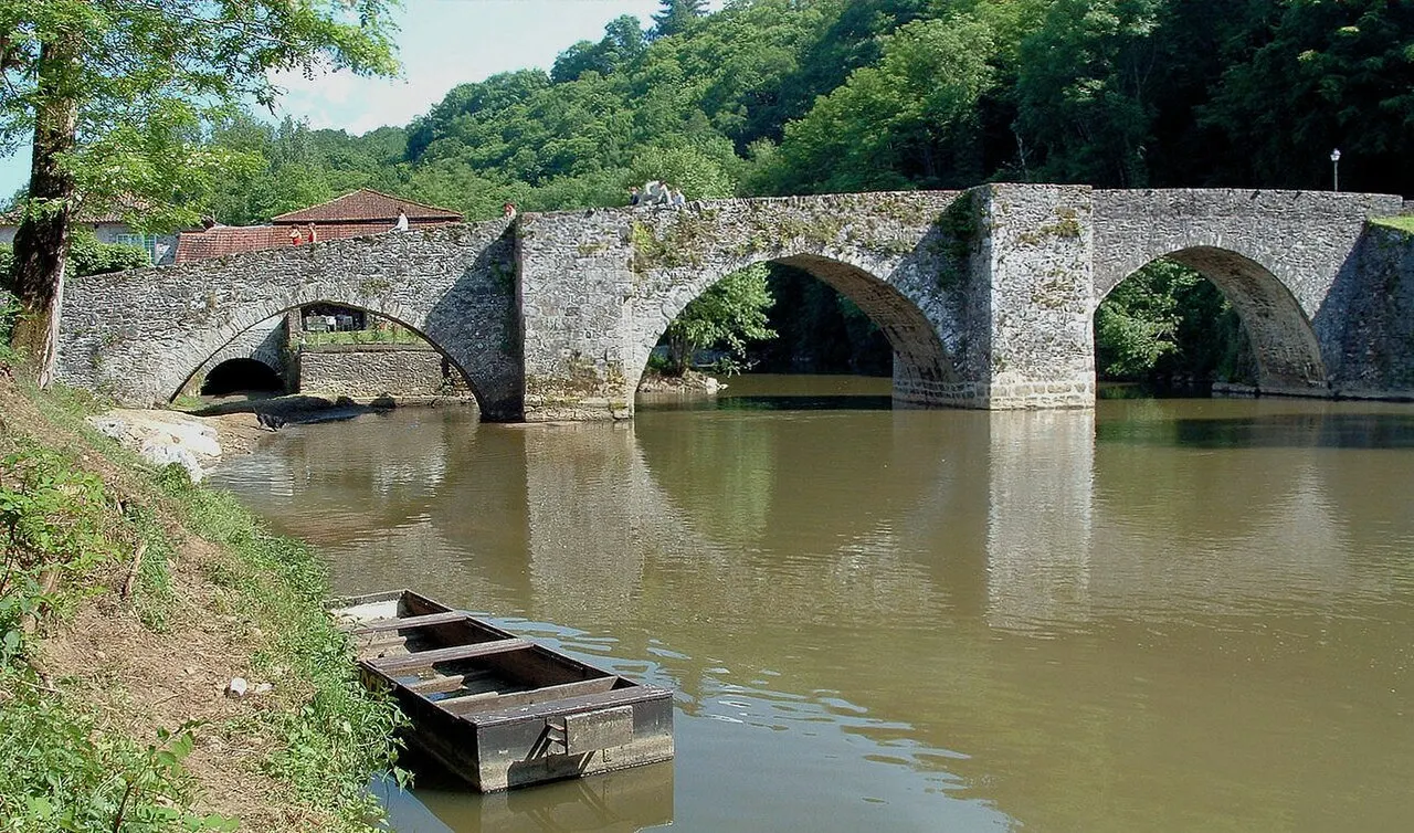 Vieux pont sur la Briance
