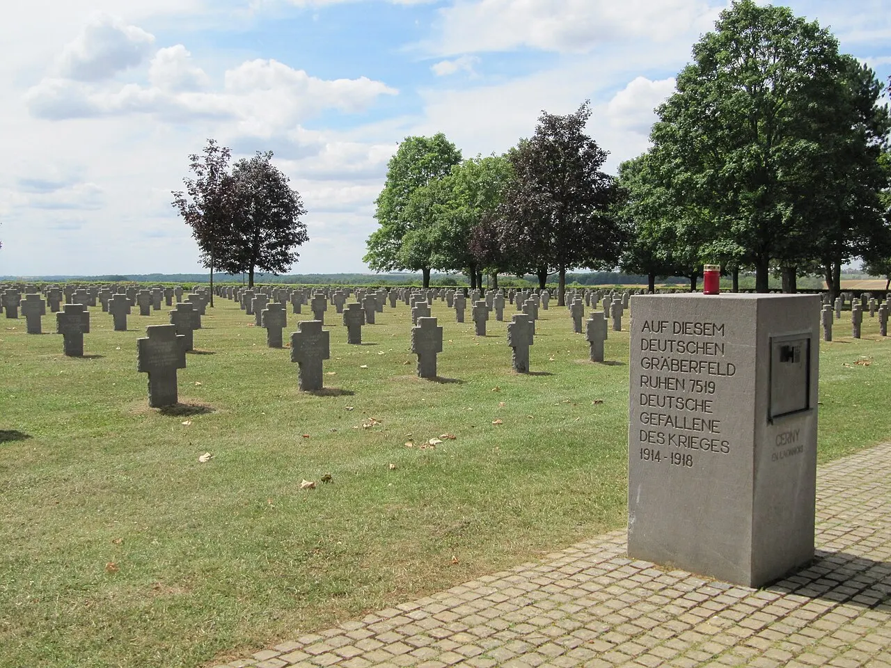 Nécropole nationale française et cimetière allemand