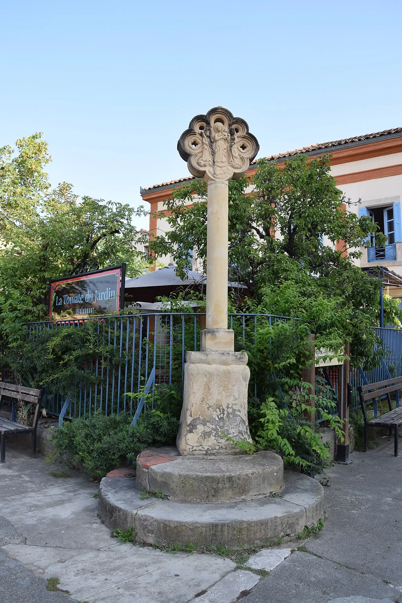 Croix en pierre