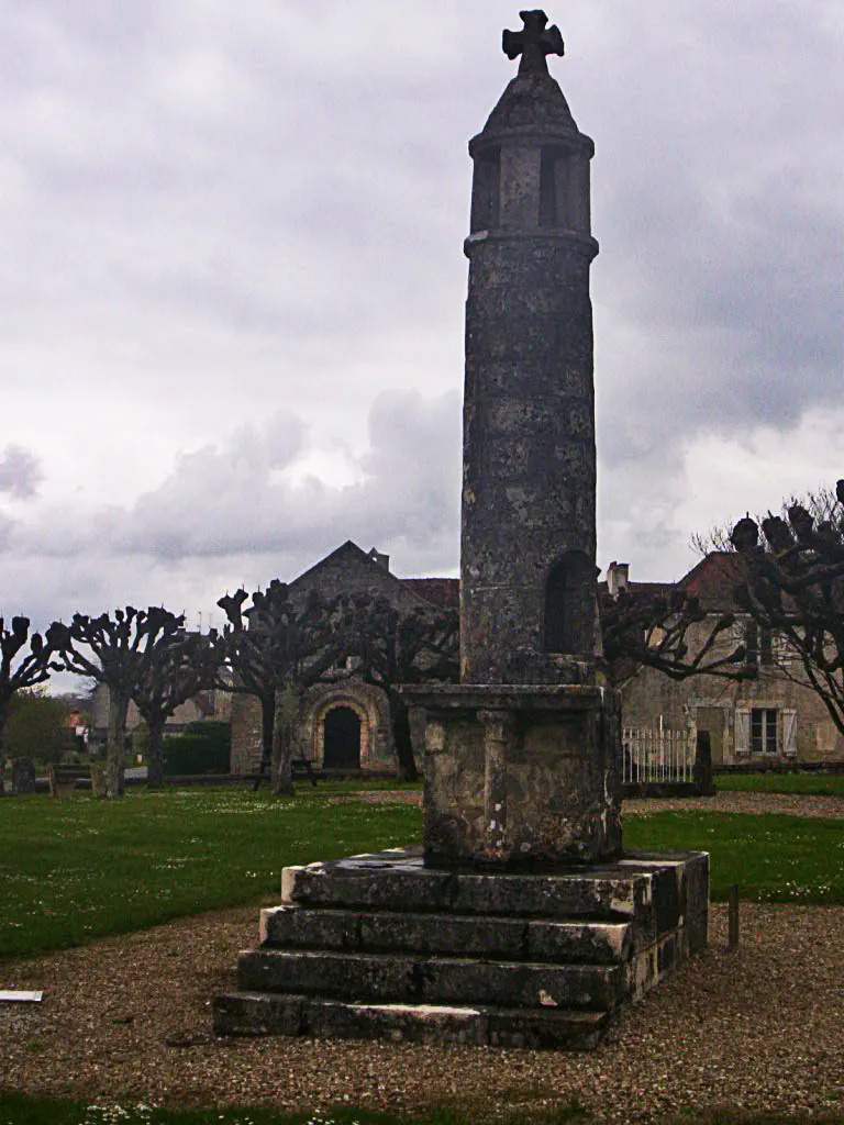 Lanterne des morts de Journet