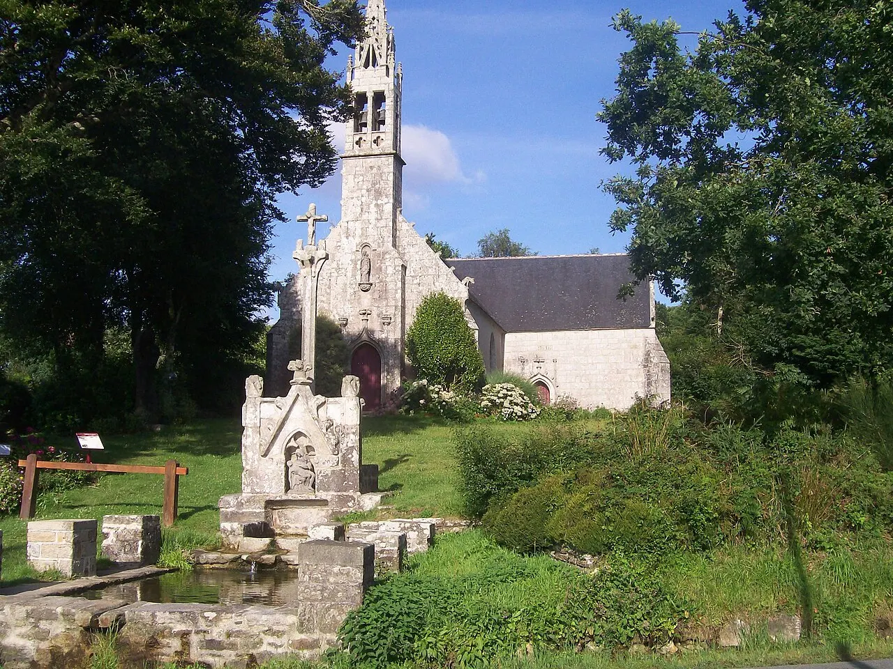 Fontaine et Calvaire du Drennec