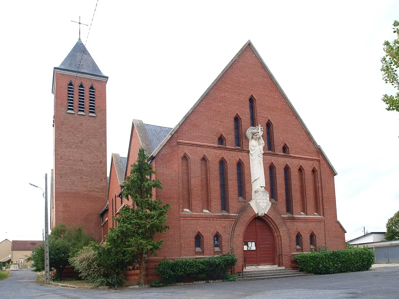 Église Sainte-Thérèse de l’Enfant Jésus à Vésines