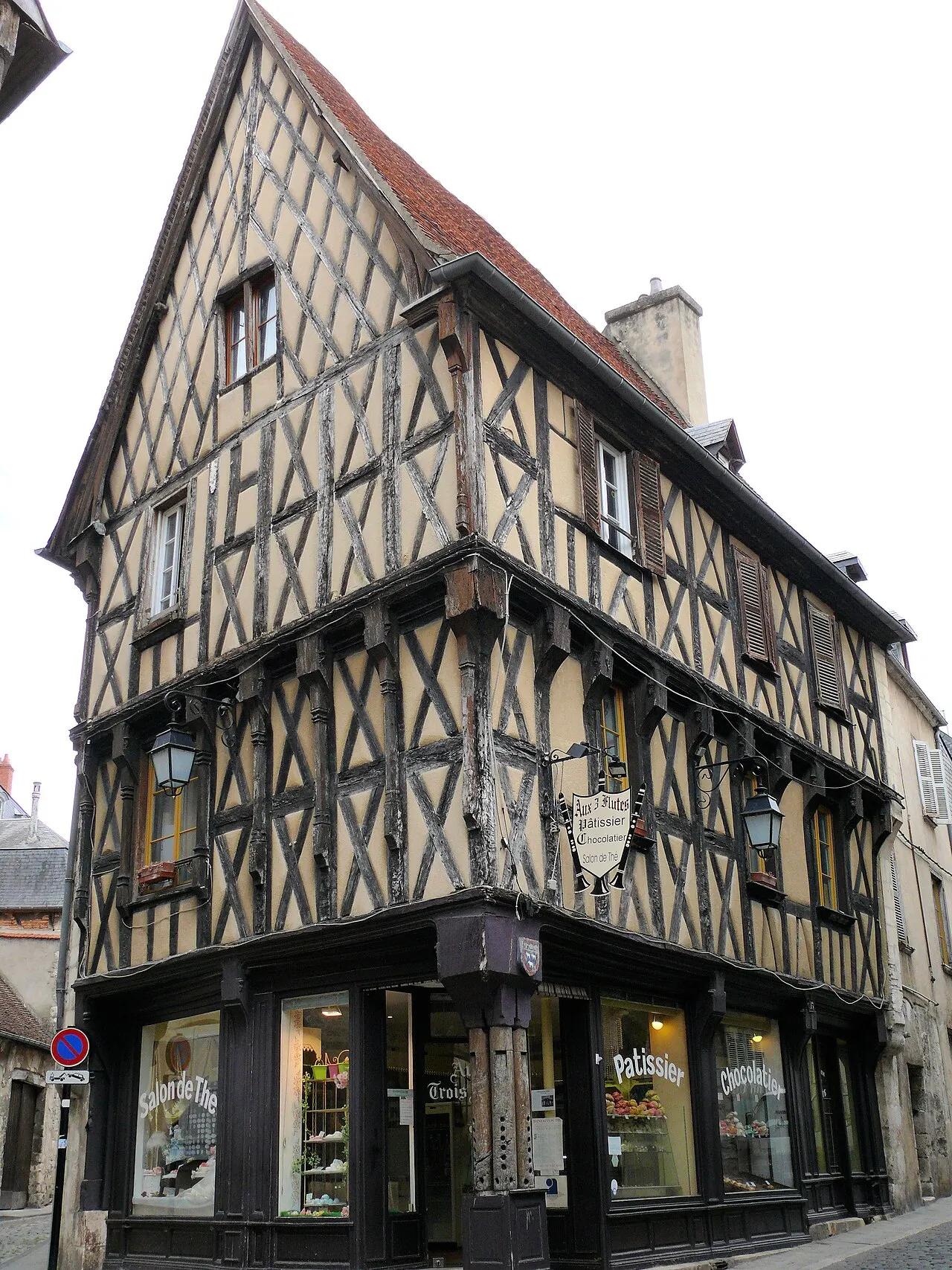 Maison de bois dite Maison des Trois Flûtes