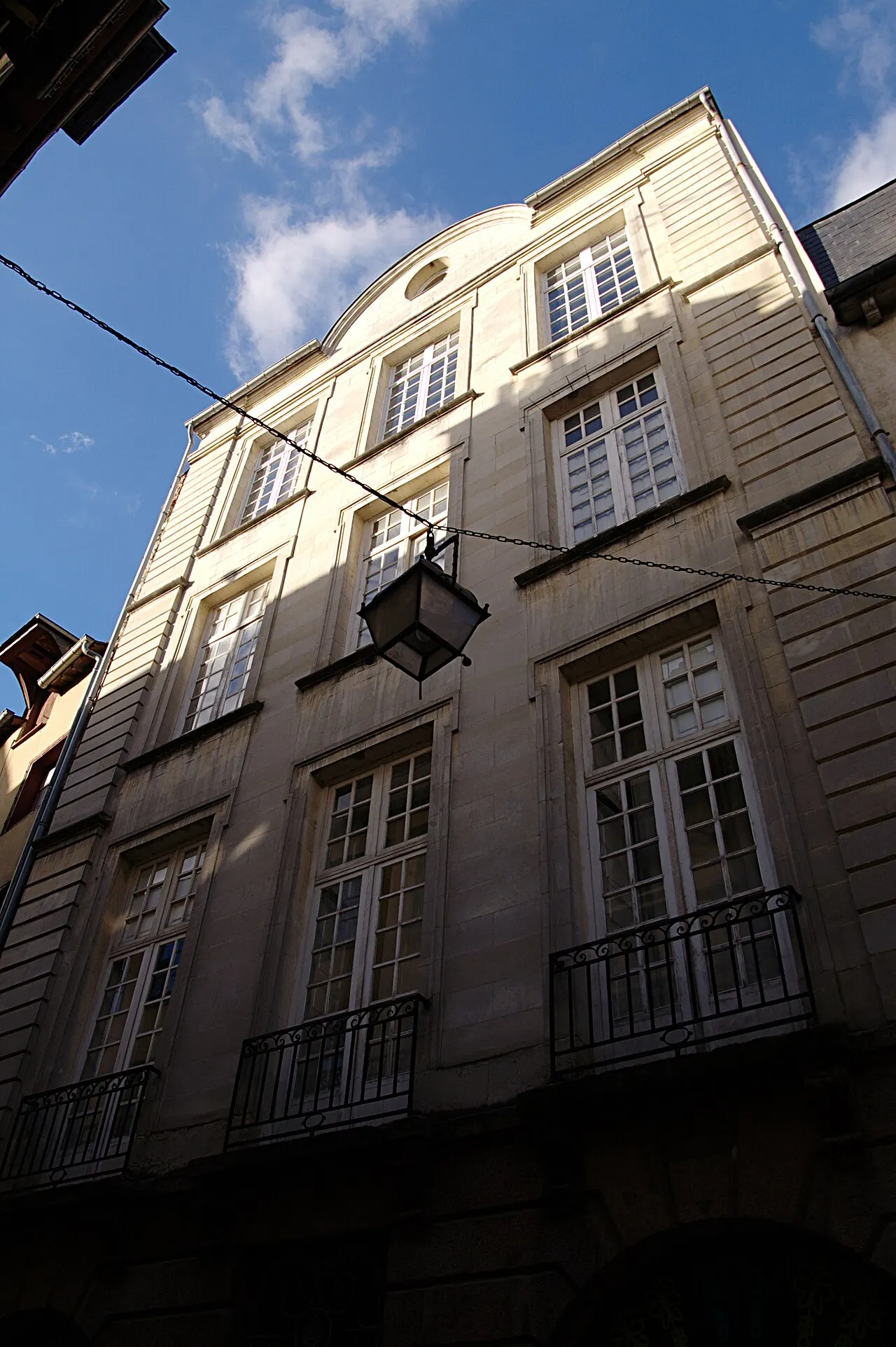 Immeuble, appelé Petit Hôtel de Chalain