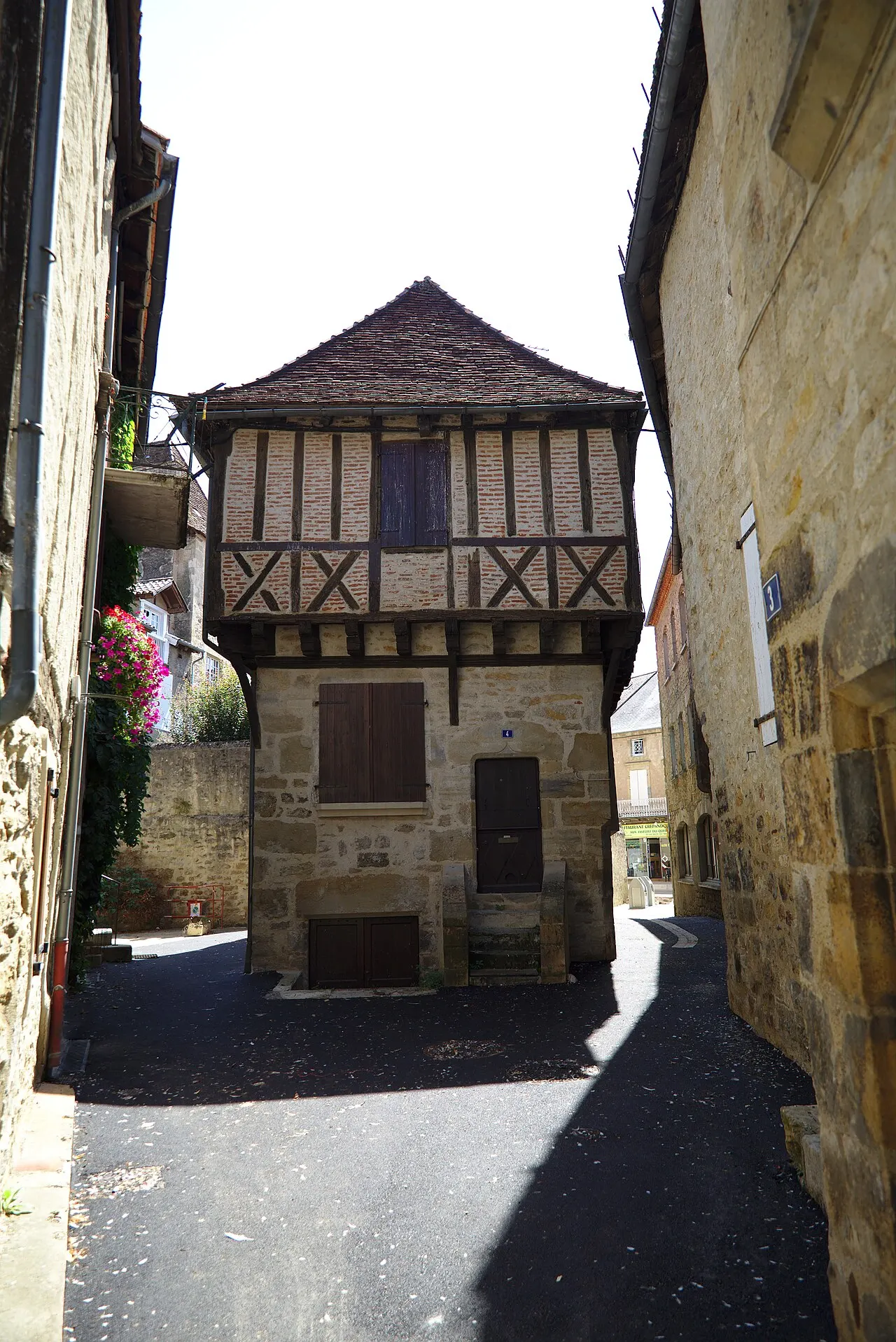 Maison d’angle à pans de bois
