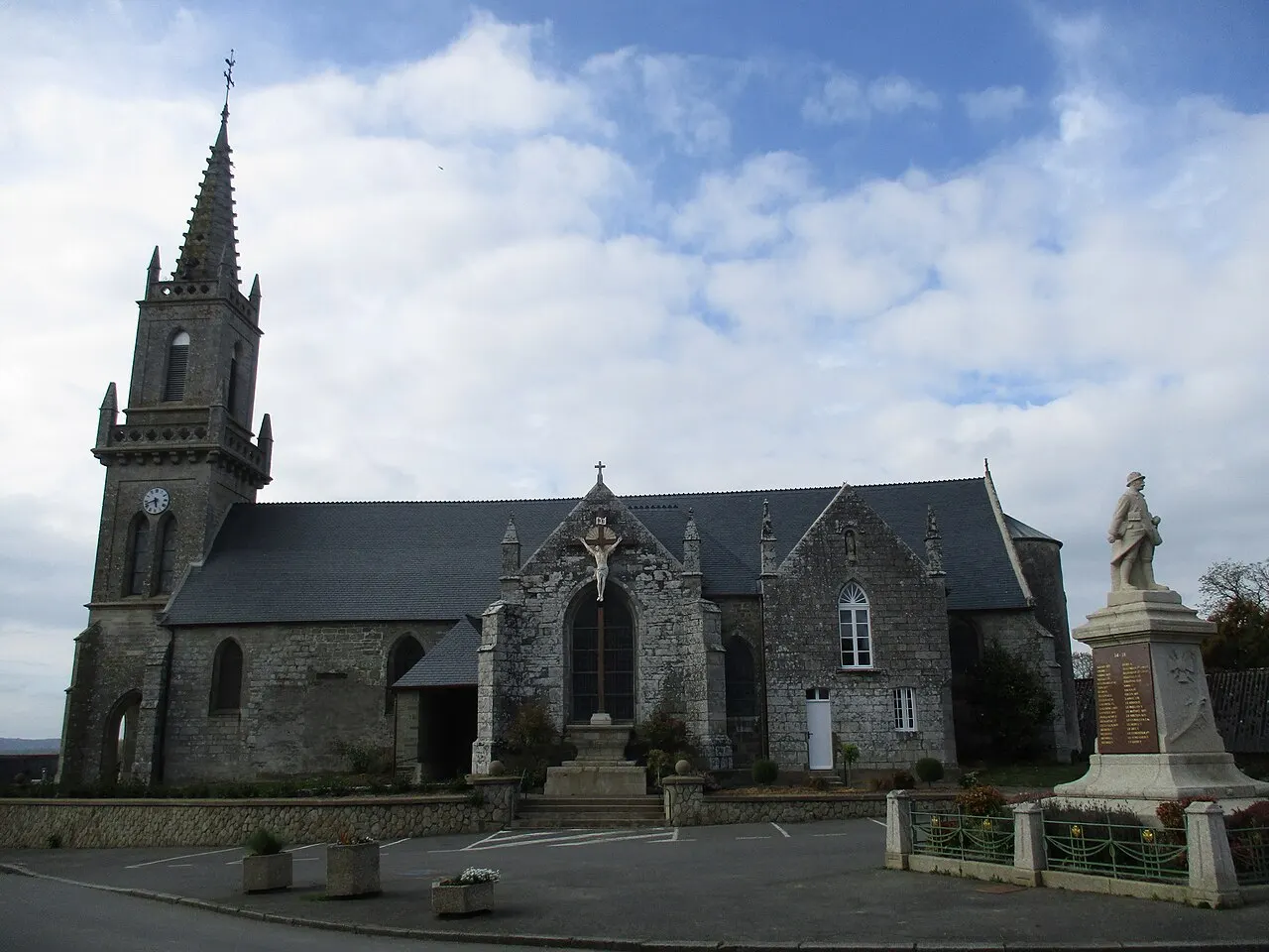 Église Saint-Pierre et Saint-Paul