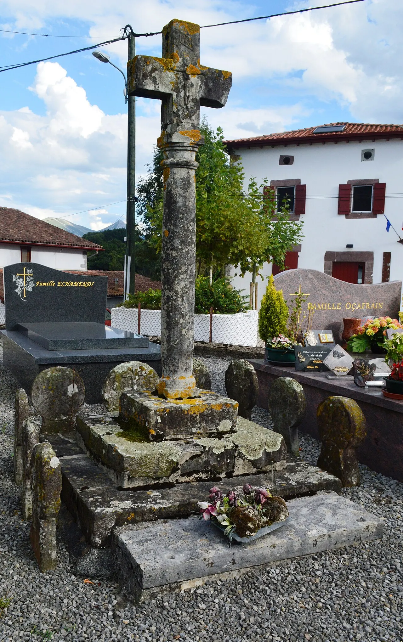 Croix de cimetière