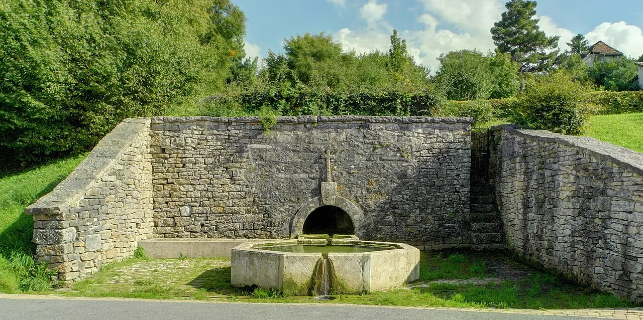 Fontaine Saint-Léger