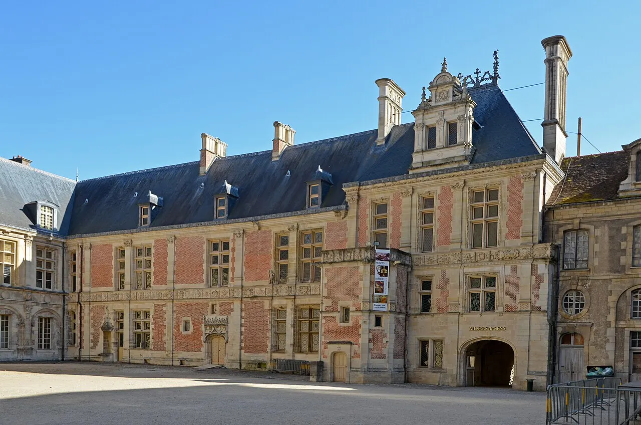 Palais archiépiscopal de Sens