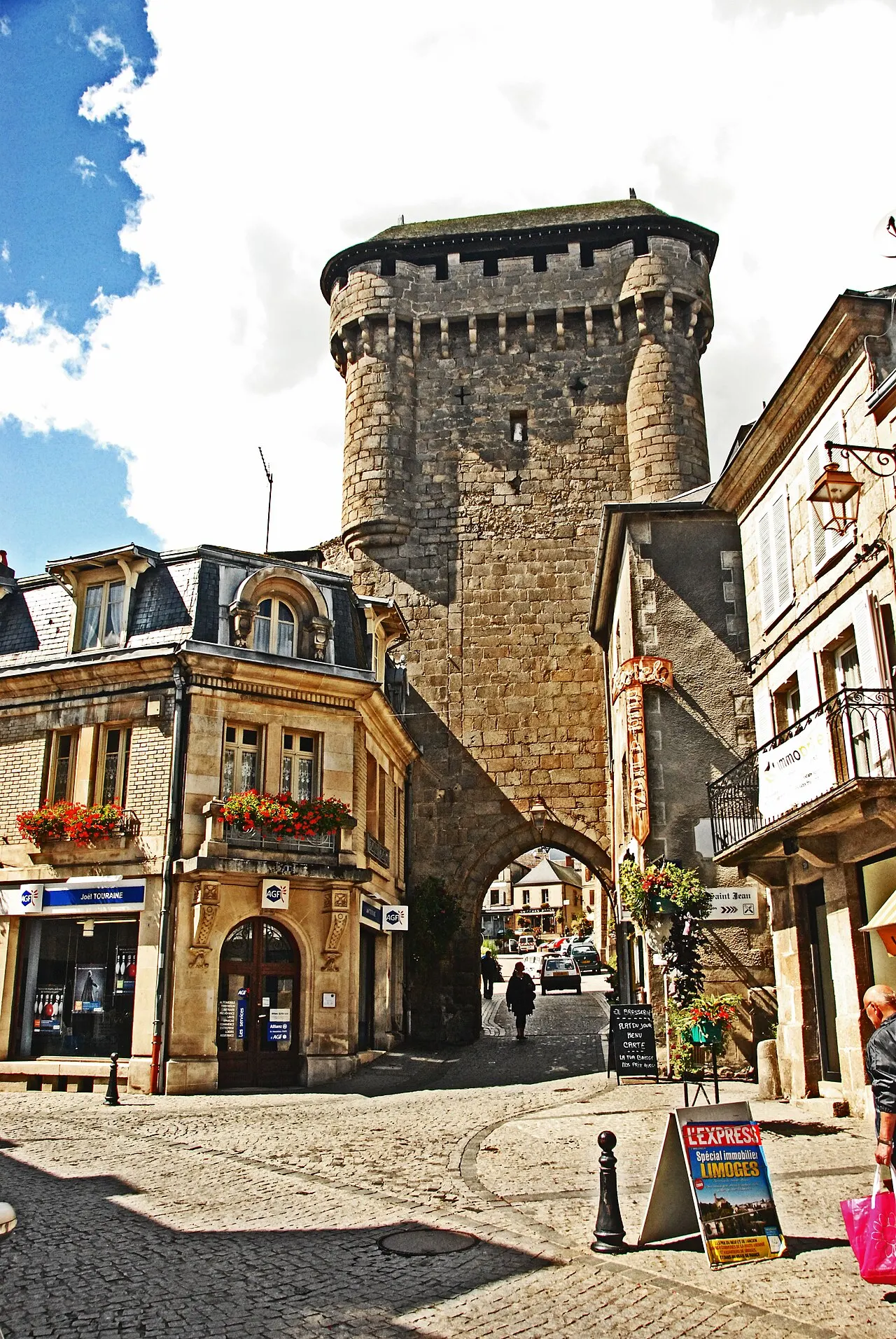 Porte de ville dite Porte Saint-Jean (avec la courtine adjacente)