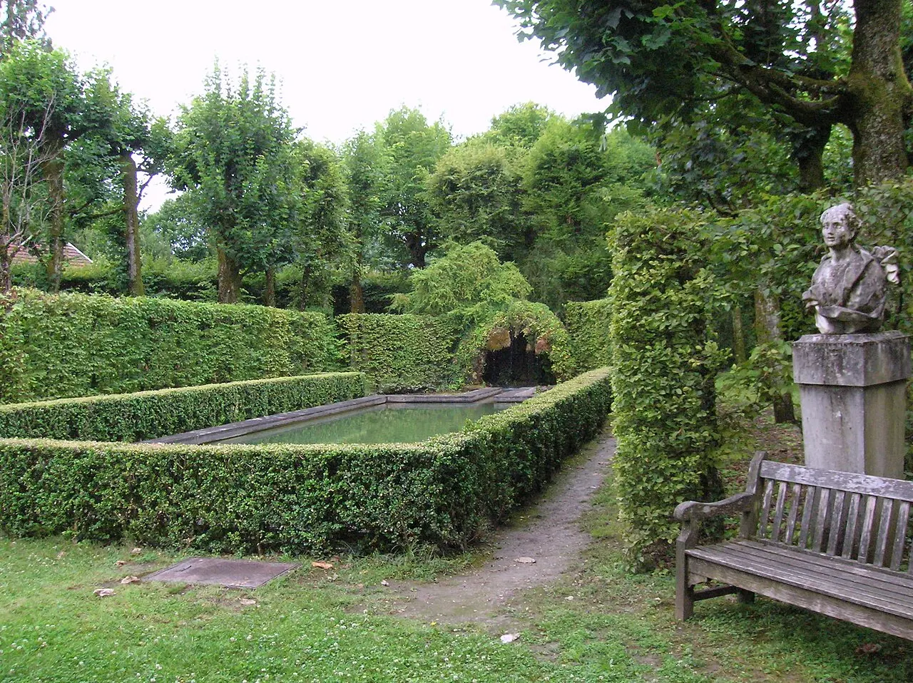 Jardin du musée Hébert