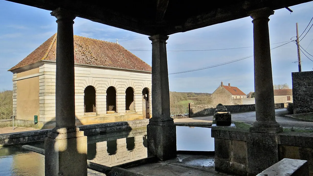 Fontaine-abreuvoir-lavoir