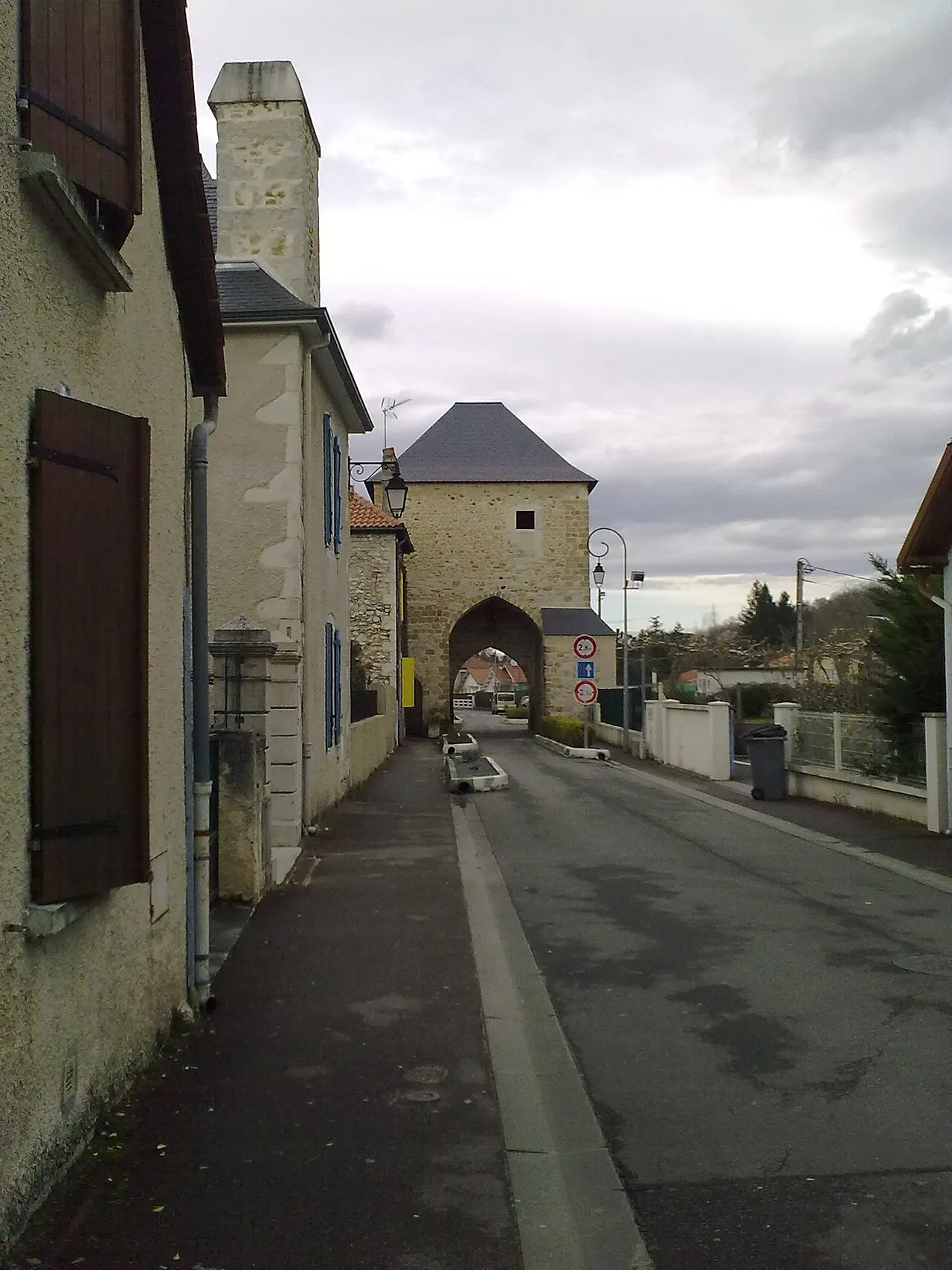Ancienne porte de ville, dite Prison