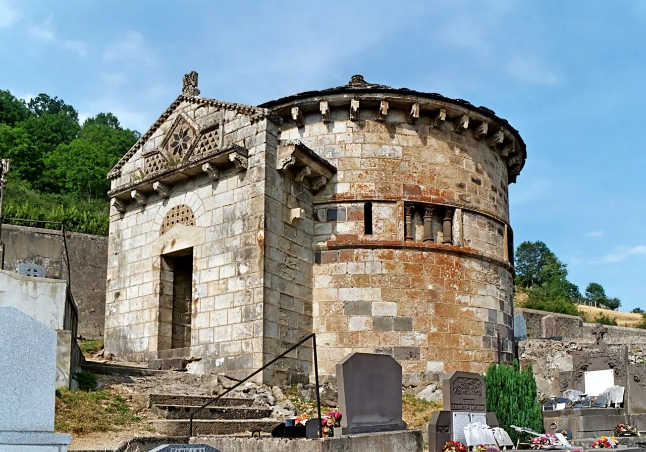 Chapelle Sépulcrale de Chambon-sur-Lac